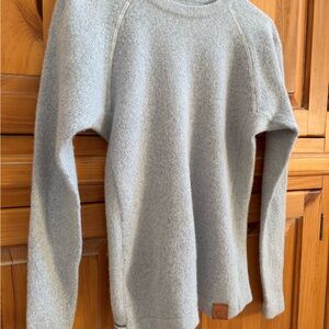 Women.  Cozy Crewneck Sweater in Light Gray Alpaca. Toasty. Freshly laundered